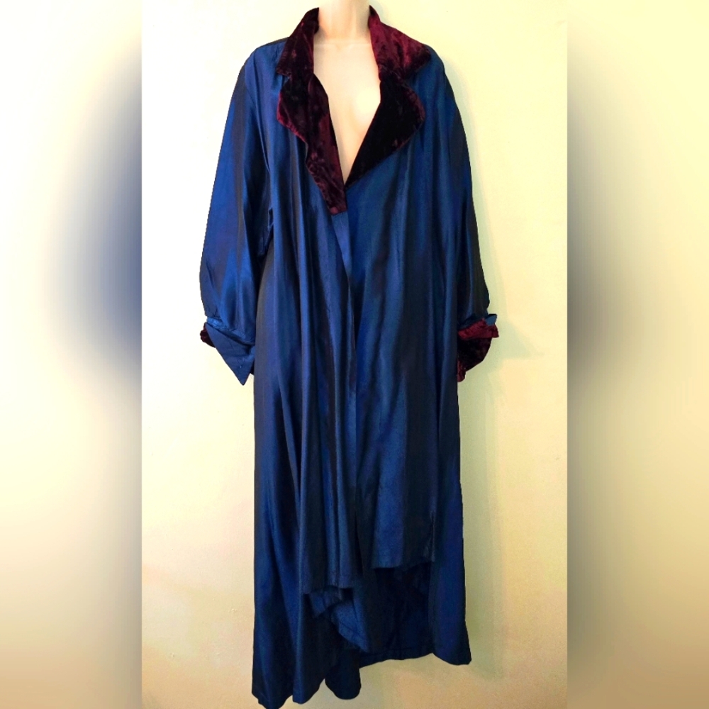 VintagevVictoria Secret Peacock Blue Robe Size fits most